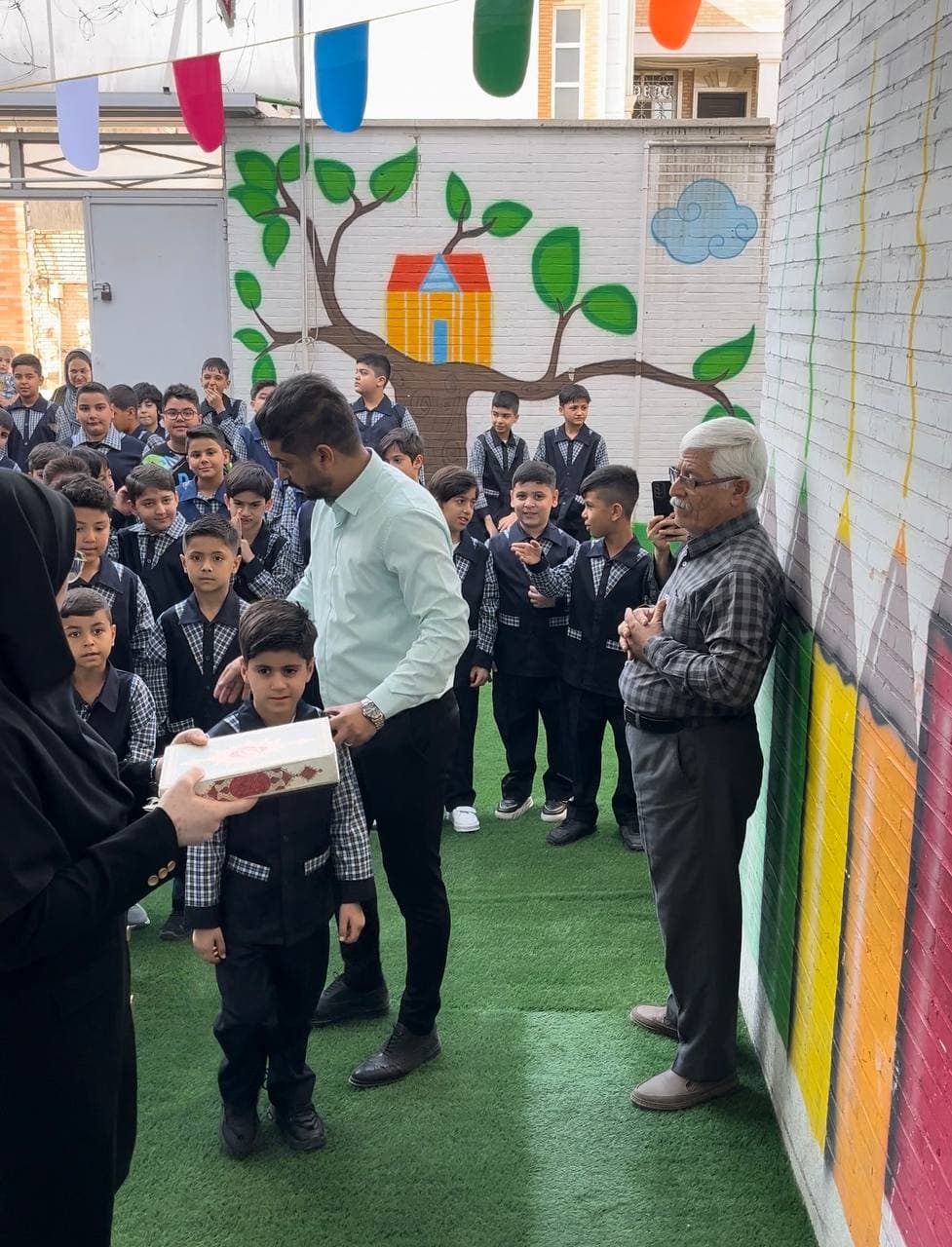 دبستان غیر دولتی دانا سرشت